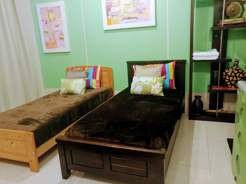 One Palm Tree Villas By Mary Manila Esterno foto
