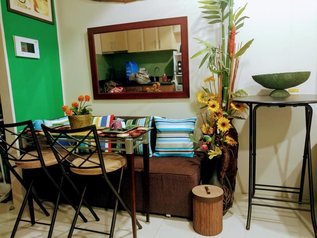 One Palm Tree Villas By Mary Manila Esterno foto
