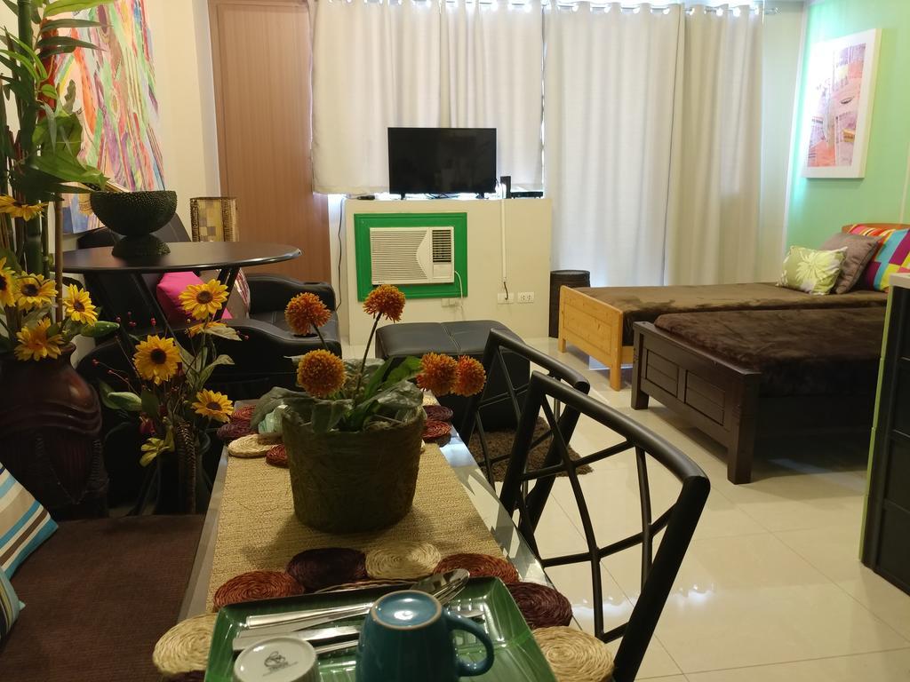 One Palm Tree Villas By Mary Manila Esterno foto