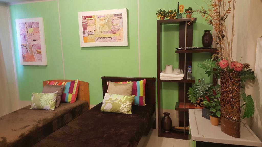 One Palm Tree Villas By Mary Manila Esterno foto